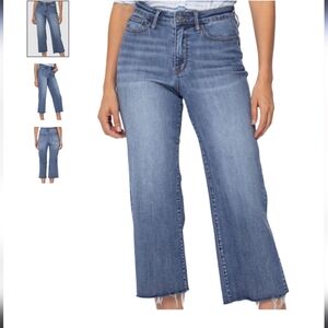Judy Blue Hi-Waisted Wide Leg cropped Jeans